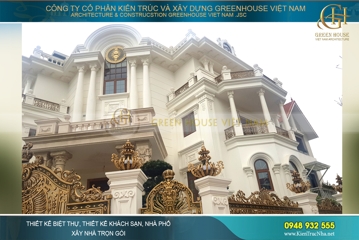 Một góc bên ngoài căn biệt thự tân cổ điển.