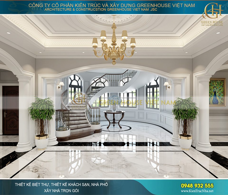 Không gian đại sảnh sang trọng với các cây cảnh, bình hoa lớn được trồng trang trí