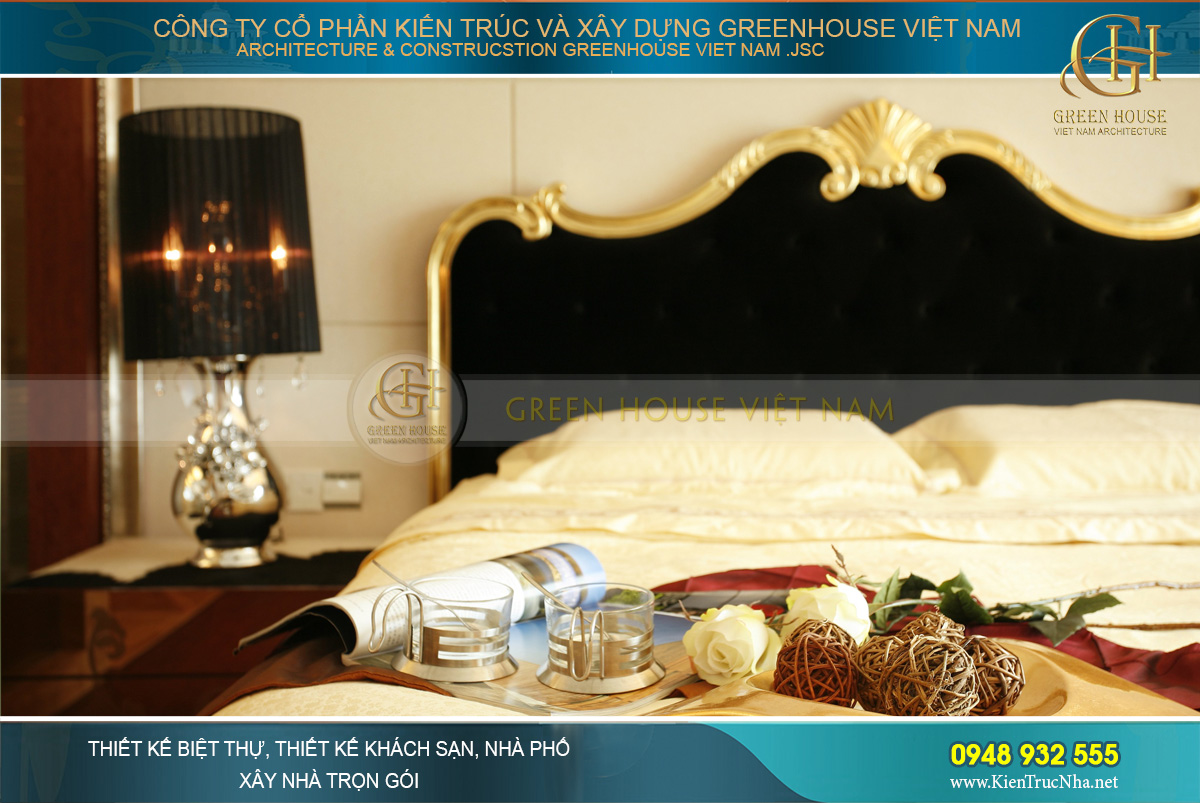 Phòng ngủ cũng được trang bị cửa kính lớn để mang ánh sáng vào cho căn phòng