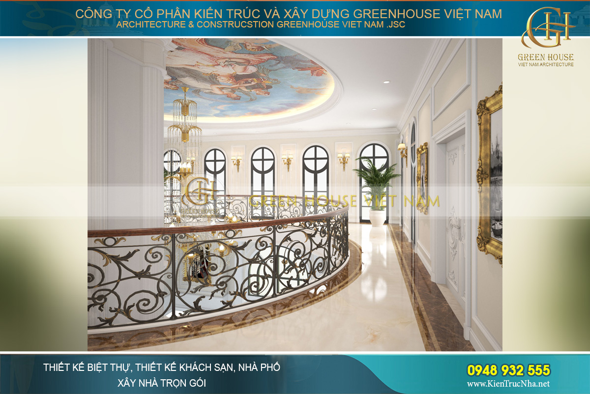 Khu vực sảnh và hành làng tầng 3 với trần cao được trang trí bởi những bức tranh thời kỳ Phục Hưng