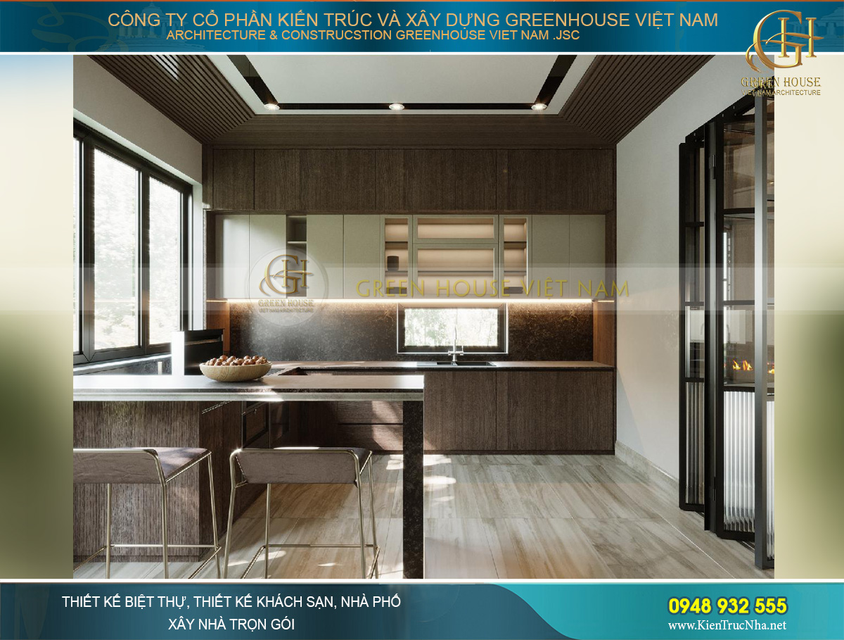 Gian bếp bên cạnh khung cửa sổ nhìn ra khu vườn ngập nắng