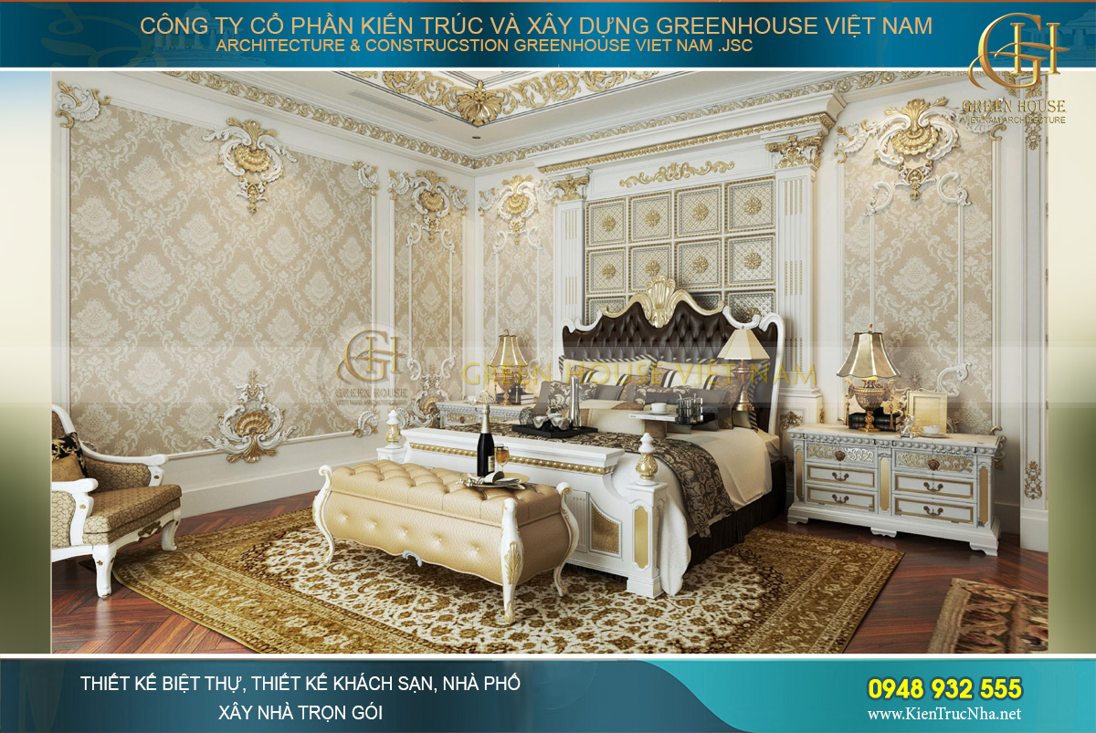 Phòng ngủ master sử dụng tông màu vàng – nâu chủ đạo với hoa văn dày đặc, thể hiện sự lịch lãm, đẳng cấp cho vị thế của gia chủ