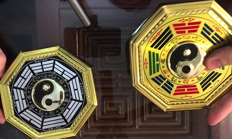 Hóa giải hướng nhà xấu bằng gương bát quái