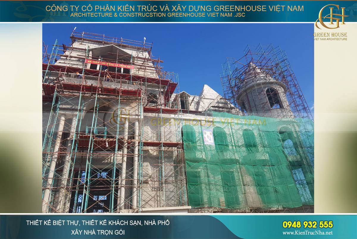 Góc nghiêng bề thế của tòa lâu đài