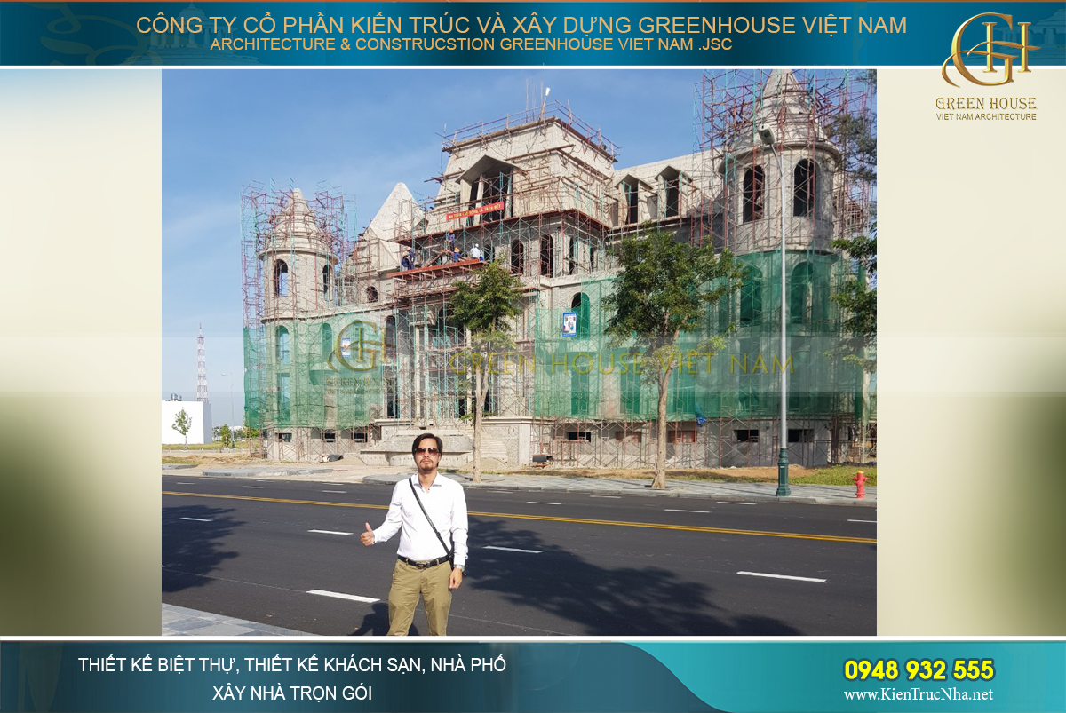 Giám đốc Green House check in cùng tòa lâu đài bề thế